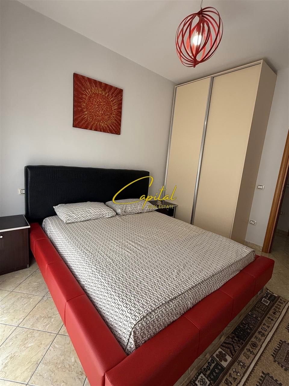 APARTAMENT ME QERA 2+1 21 DHJETORI 65.000 LEKE