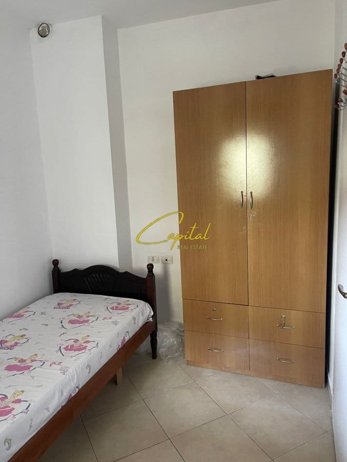 WhatsApp Image 2025-10-06 at 12.09.26 PM (1) APARTAMENT ME QERA 2+1 KOPSHTI BOTANIK 45.000 LEKE
