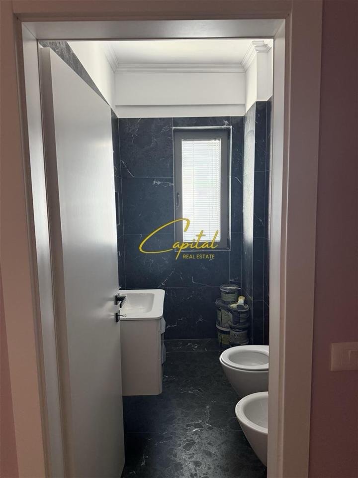 APARTAMENT ME QERA 2+1 ISH FUSHA AVIACIONIT 800 EURO