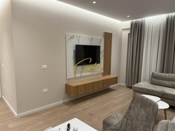 APARTAMENT ME QERA 2+1 ISH FUSHA AVIACIONIT 800 EURO