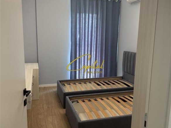 APARTAMENT ME QERA 2+1 ISH FUSHA AVIACIONIT 800 EURO