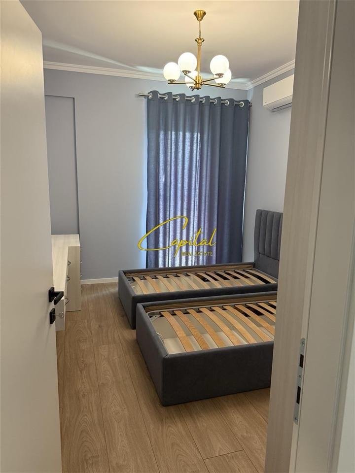 APARTAMENT ME QERA 2+1 ISH FUSHA AVIACIONIT 800 EURO