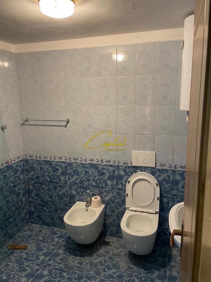 APARTAMENT ME QERA 2+1+2 PAZARI I RI 60.000 LEKE