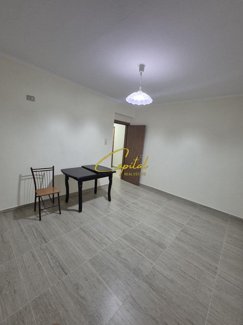 WhatsApp Image 2025-10-07 at 5.05.29 PM (1) APARTAMENT ME QERA 1+1 ISH TREGU ELEKTIRK 40.000 LEKE