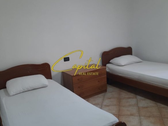 APARTAMENT ME QERA 2+1 RRUGA E BARRIKADAVE 55.000 LEKE