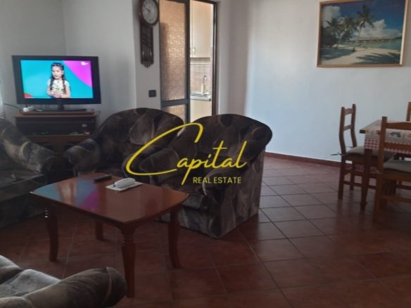 APARTAMENT ME QERA 2+1 RRUGA E BARRIKADAVE 55.000 LEKE