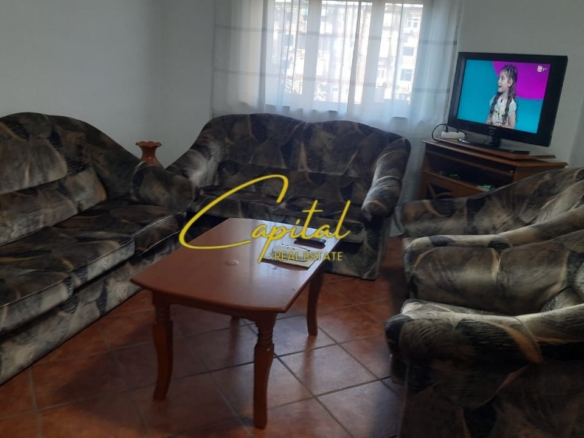APARTAMENT ME QERA 2+1 RRUGA E BARRIKADAVE 55.000 LEKE