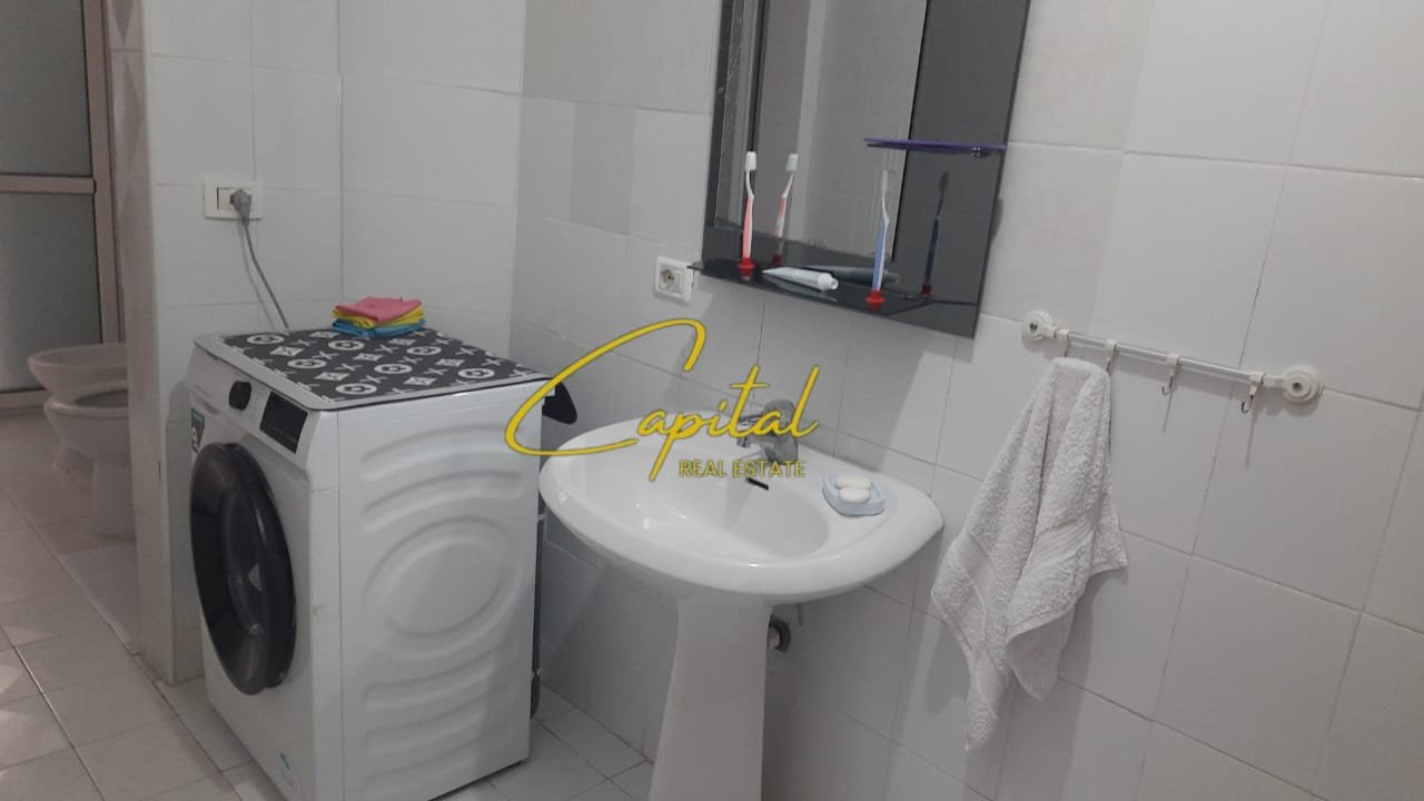 APARTAMENT ME QERA 2+1 RRUGA E BARRIKADAVE 55.000 LEKE