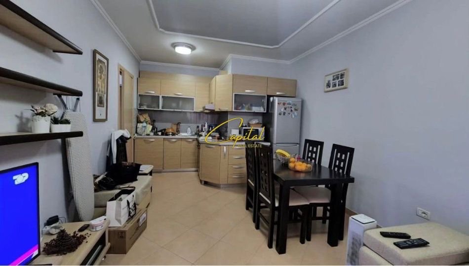 WhatsApp Image 2025-10-08 at 11.26.53 AM (1) APARTAMENT ME QERA 1+1 PROKURORIA E TIRANES 520 EURO