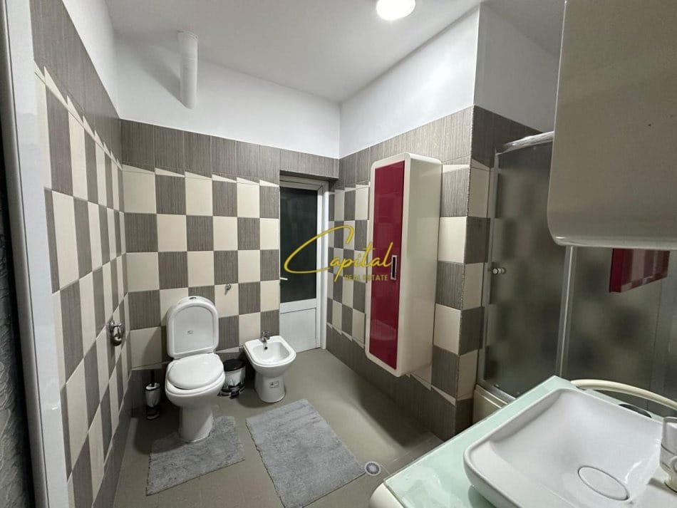 WhatsApp Image 2025-10-08 at 11.35.12 AM APARTAMENT ME QERA 3+1+3 ISH FUSHA AVIACIONIT 750 EURO