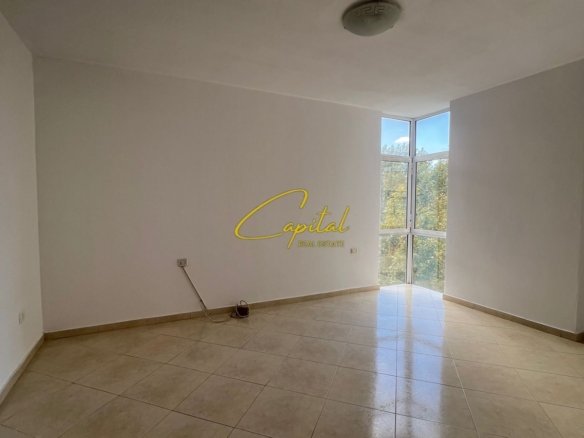 ZYRE ME QERA 140 M2 ISH EKSPOZITA 1000 EURO