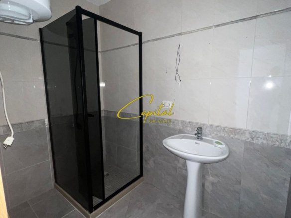 ZYRE ME QERA 140 M2 ISH EKSPOZITA 1000 EURO