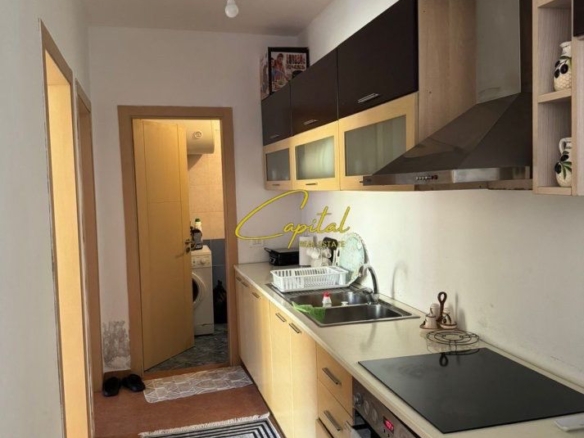 APARTAMENT ME QERA 2+1 FRESKU 420 EURO