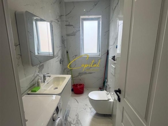 APARTAMENT ME QERA 1+1 ISH STACIONI TRENIT 55.000 LEKE