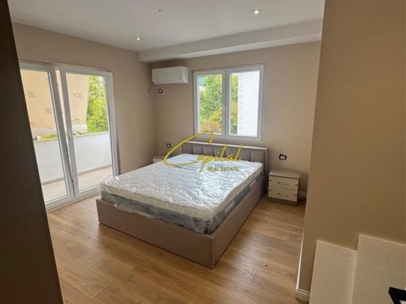 APARTAMENT ME QERA 1+1 ISH STACIONI TRENIT 55.000 LEKE