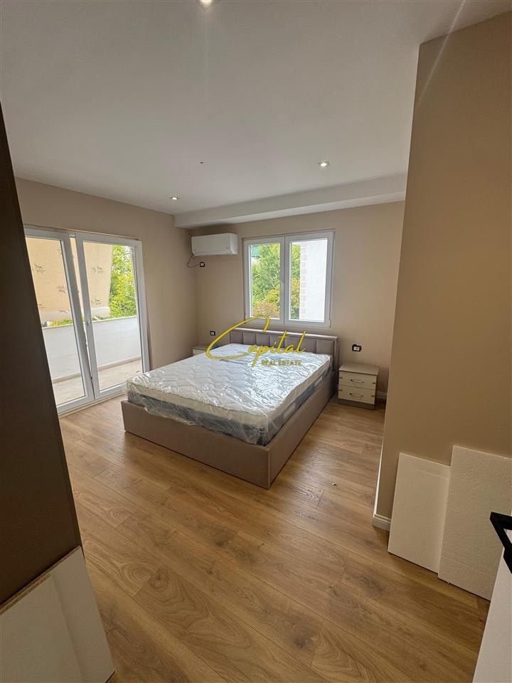 APARTAMENT ME QERA 1+1 ISH STACIONI TRENIT 55.000 LEKE