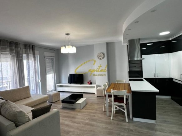 APARTAMENT ME QERA 2+1+2 21 DHJETORI 80.000 LEKE