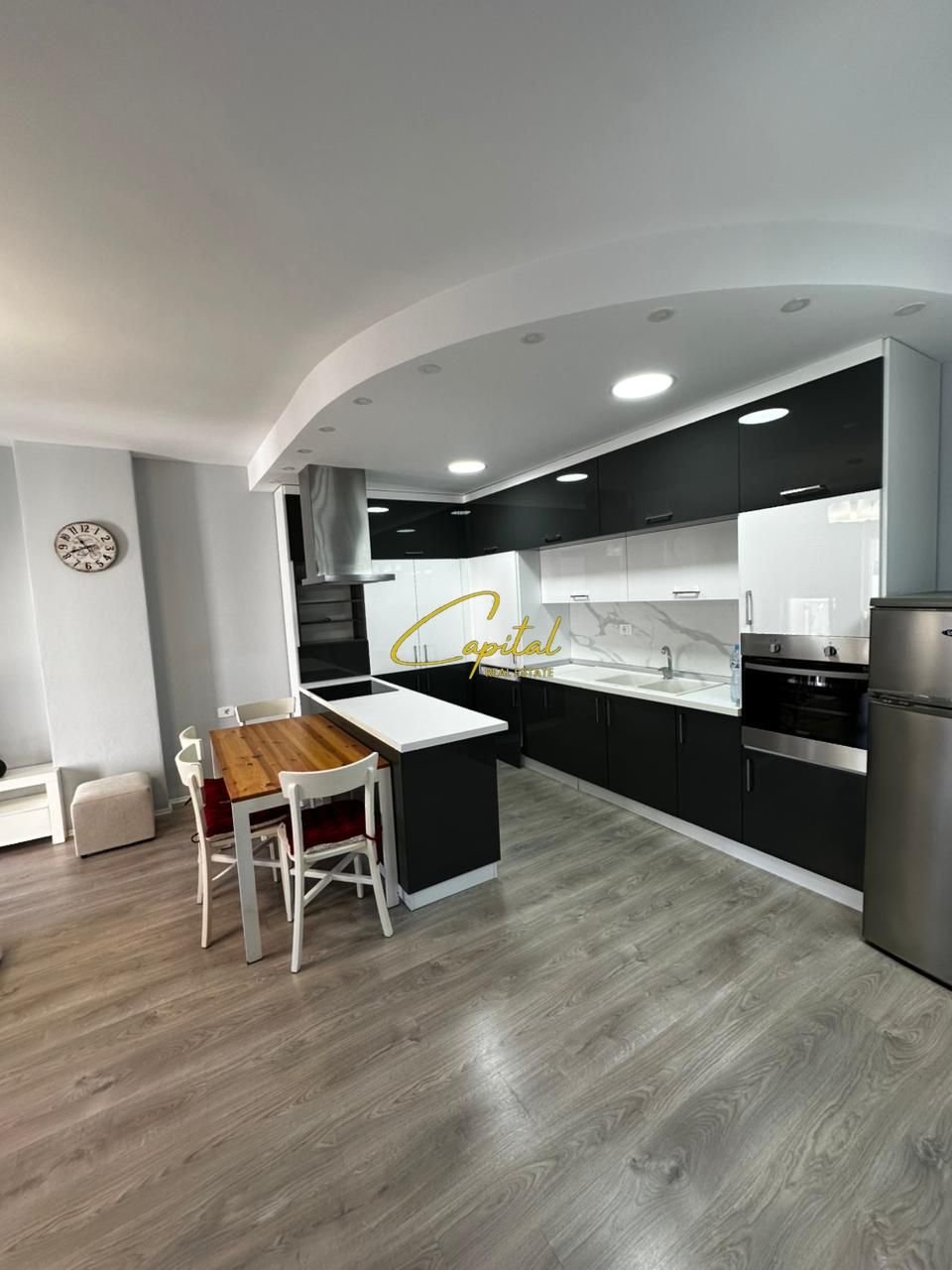 APARTAMENT ME QERA 2+1+2 21 DHJETORI 80.000 LEKE