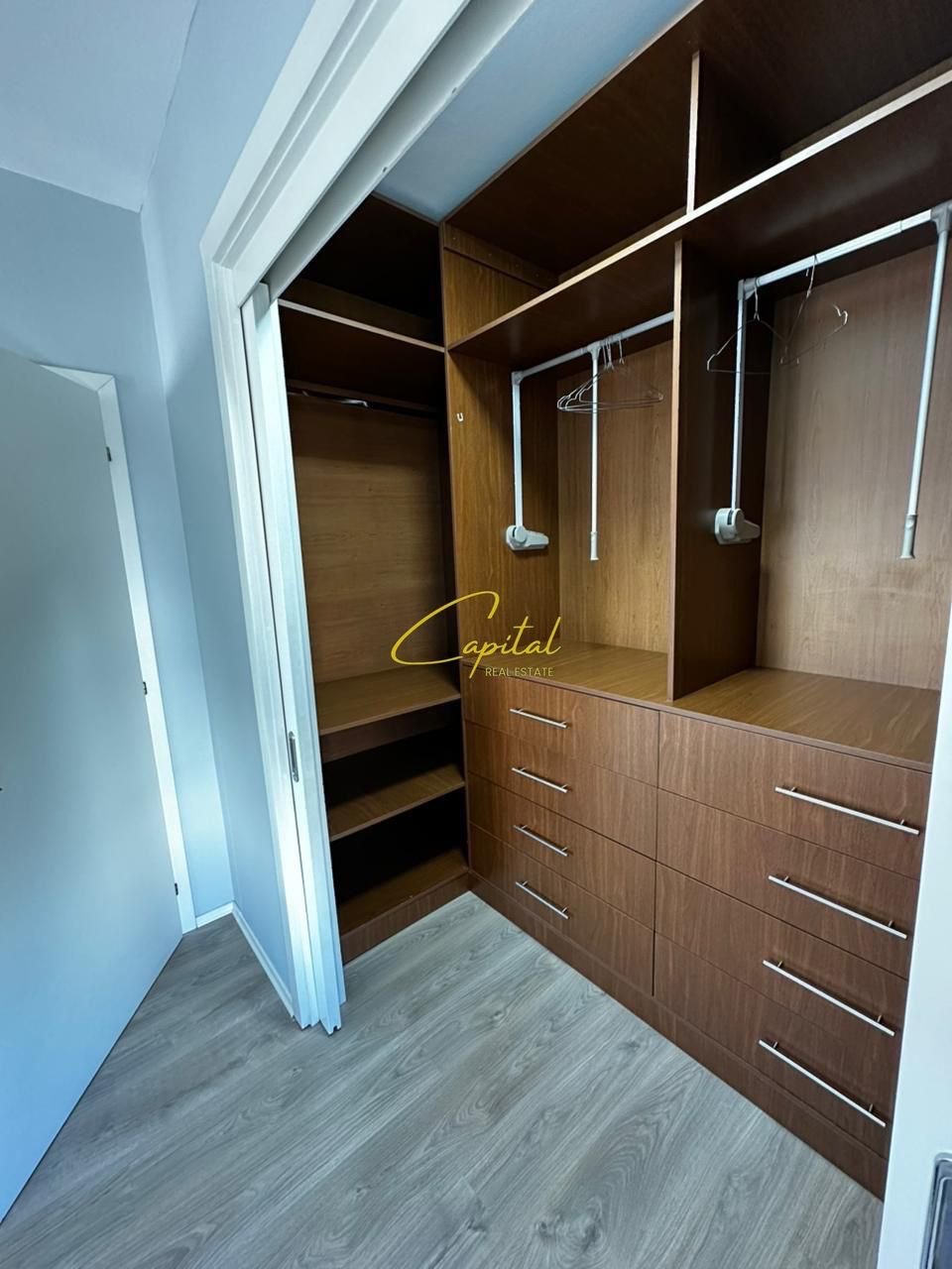 APARTAMENT ME QERA 2+1+2 21 DHJETORI 80.000 LEKE