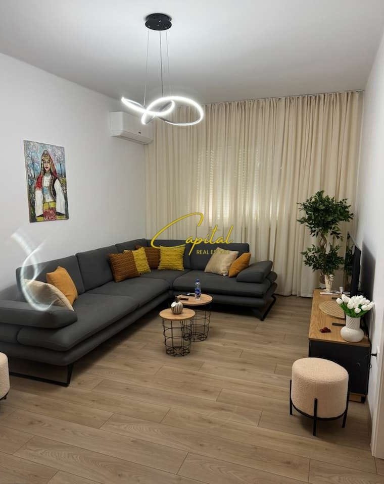 APARTAMENT ME QERA 2+1 RRUGA E DURRESIT 95.000 LEKE
