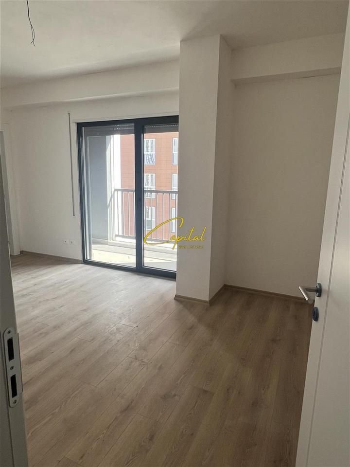 ZYRE ME QERA 116 M2 RRUGA JORDAN MISJA 800 EURO