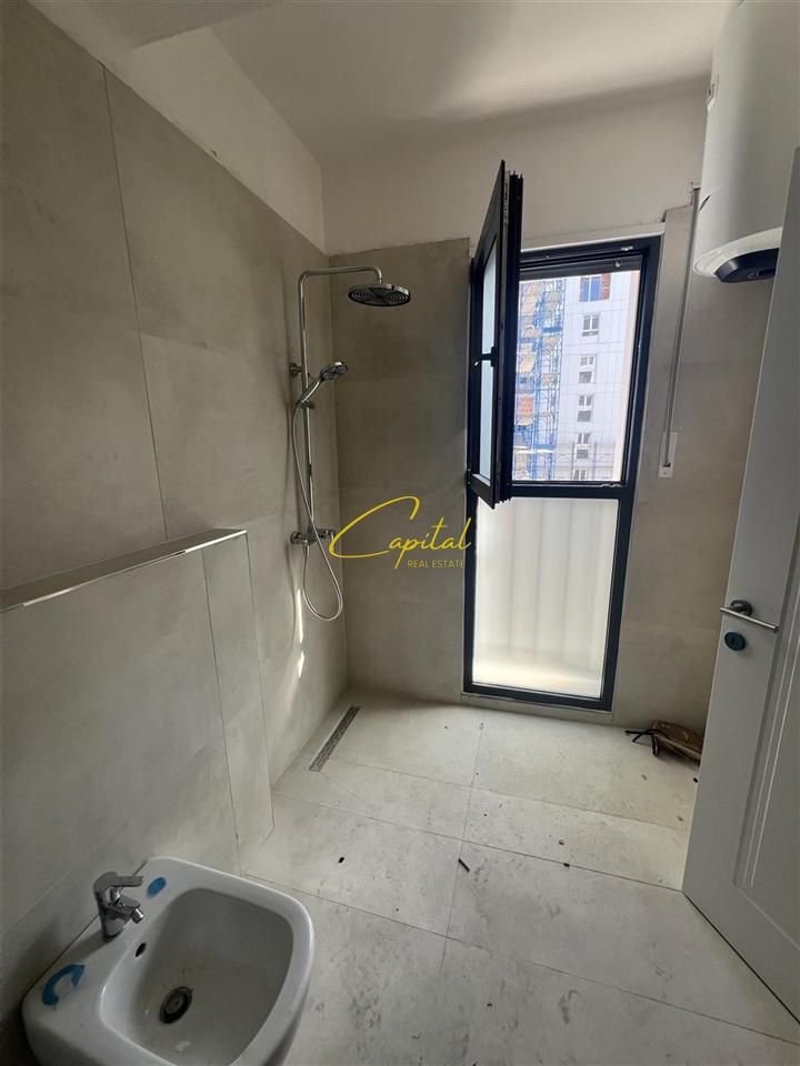 ZYRE ME QERA 116 M2 RRUGA JORDAN MISJA 800 EURO