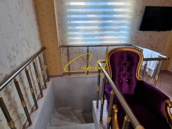 AMBIENT BIZNESI ME QERA 130 M2 RRUGA E DURRESIT 100.000 LEKE