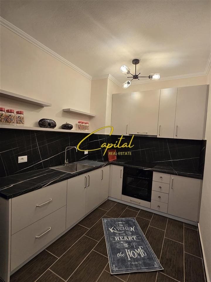 APARTAMENT ME QERA 2+1 MISTO MAME 50.000 LEKE