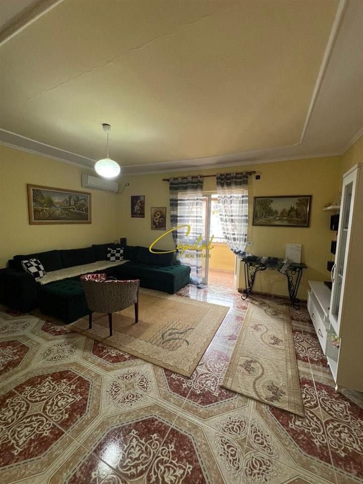 SHITET APARTAMENT 2+1 RRUGA KONGRESI I MANASTIRIT 170.000 EURO