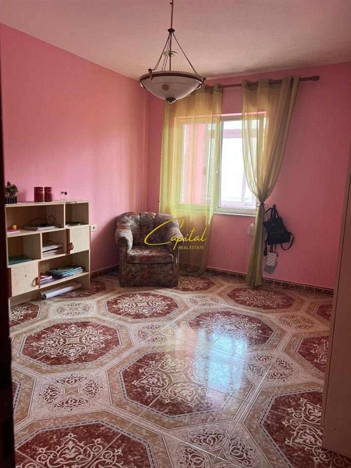 SHITET APARTAMENT 2+1 RRUGA KONGRESI I MANASTIRIT 170.000 EURO