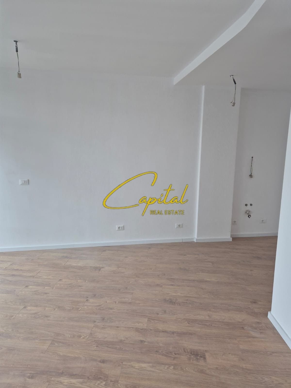 ZYRE ME QERA 105 M2 KOMPLEKSI “LAKE VIEW” 1.700 EURO