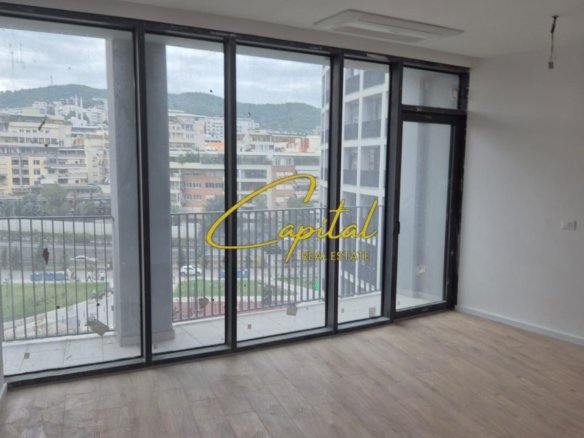 ZYRE ME QERA 105 M2 KOMPLEKSI “LAKE VIEW” 1.700 EURO