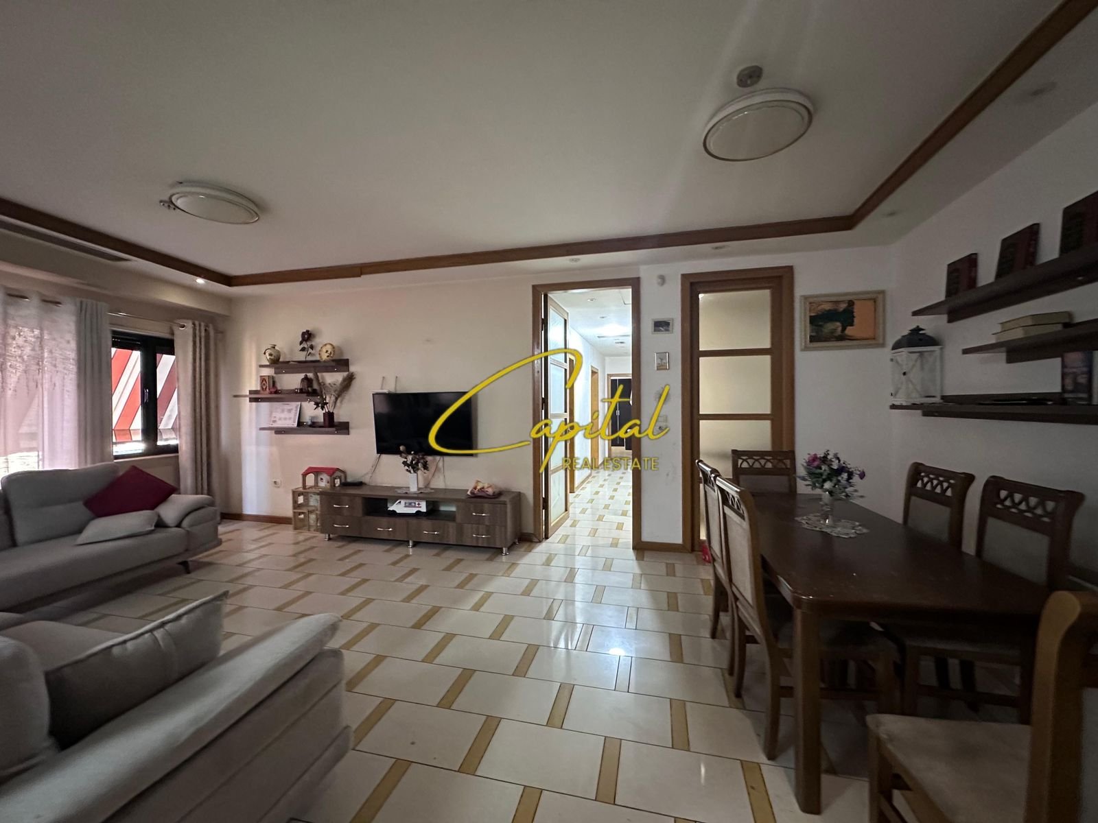 APARTAMENT ME QERA 3+1+2 RRUGA E BARRIKADAVE 1.500 EURO