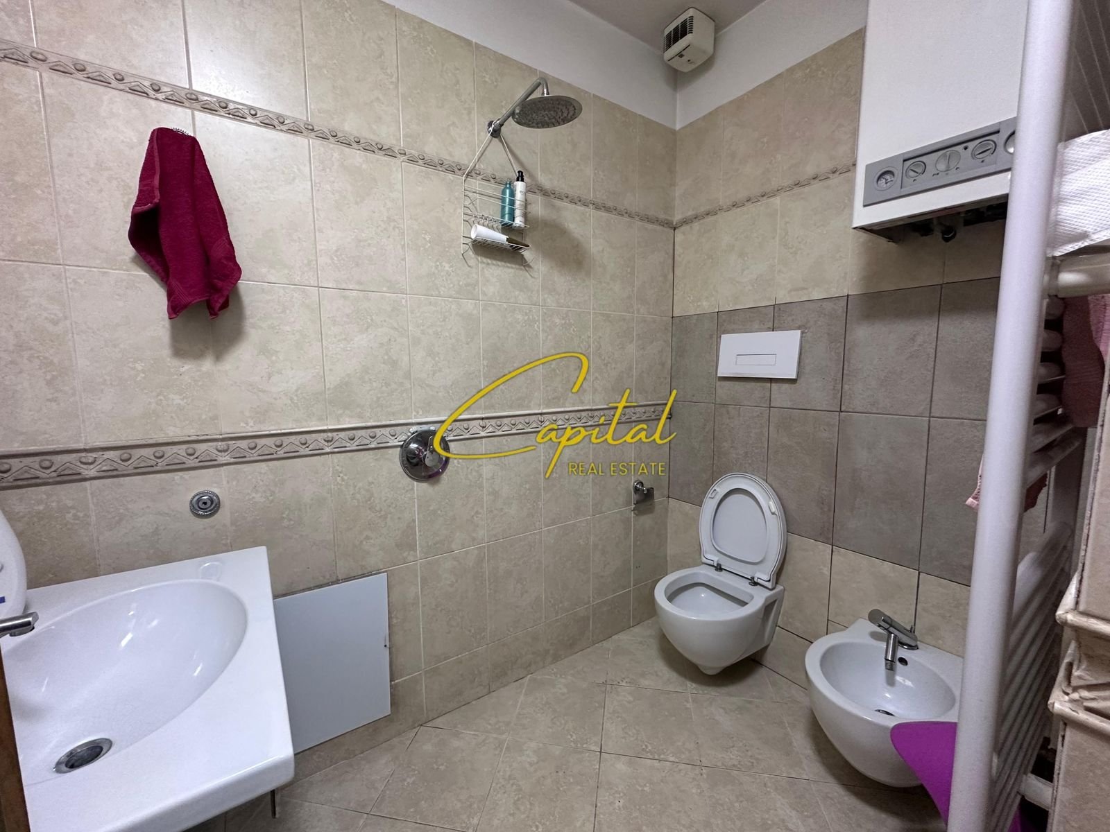 APARTAMENT ME QERA 3+1+2 RRUGA E BARRIKADAVE 1.500 EURO
