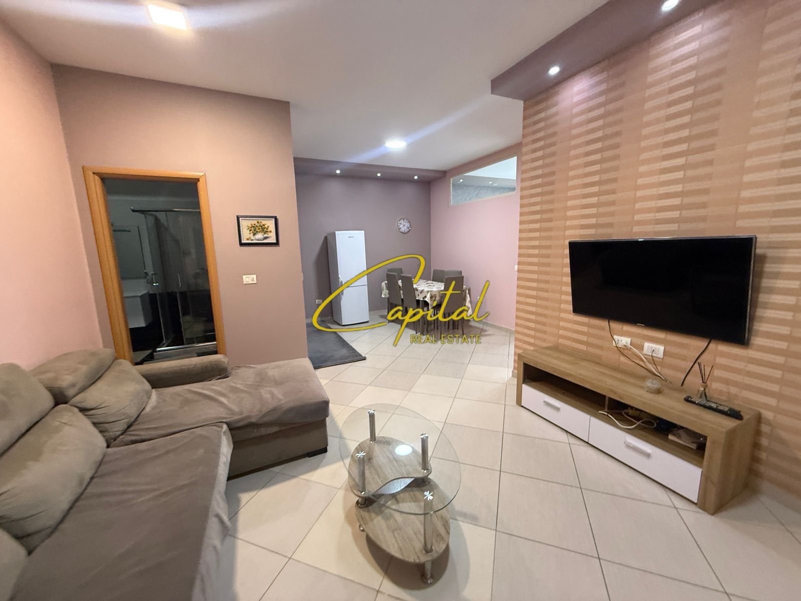 APARTAMENT ME QERA 2+1 ISH STACIONI TRENIT 60.000 LEKE