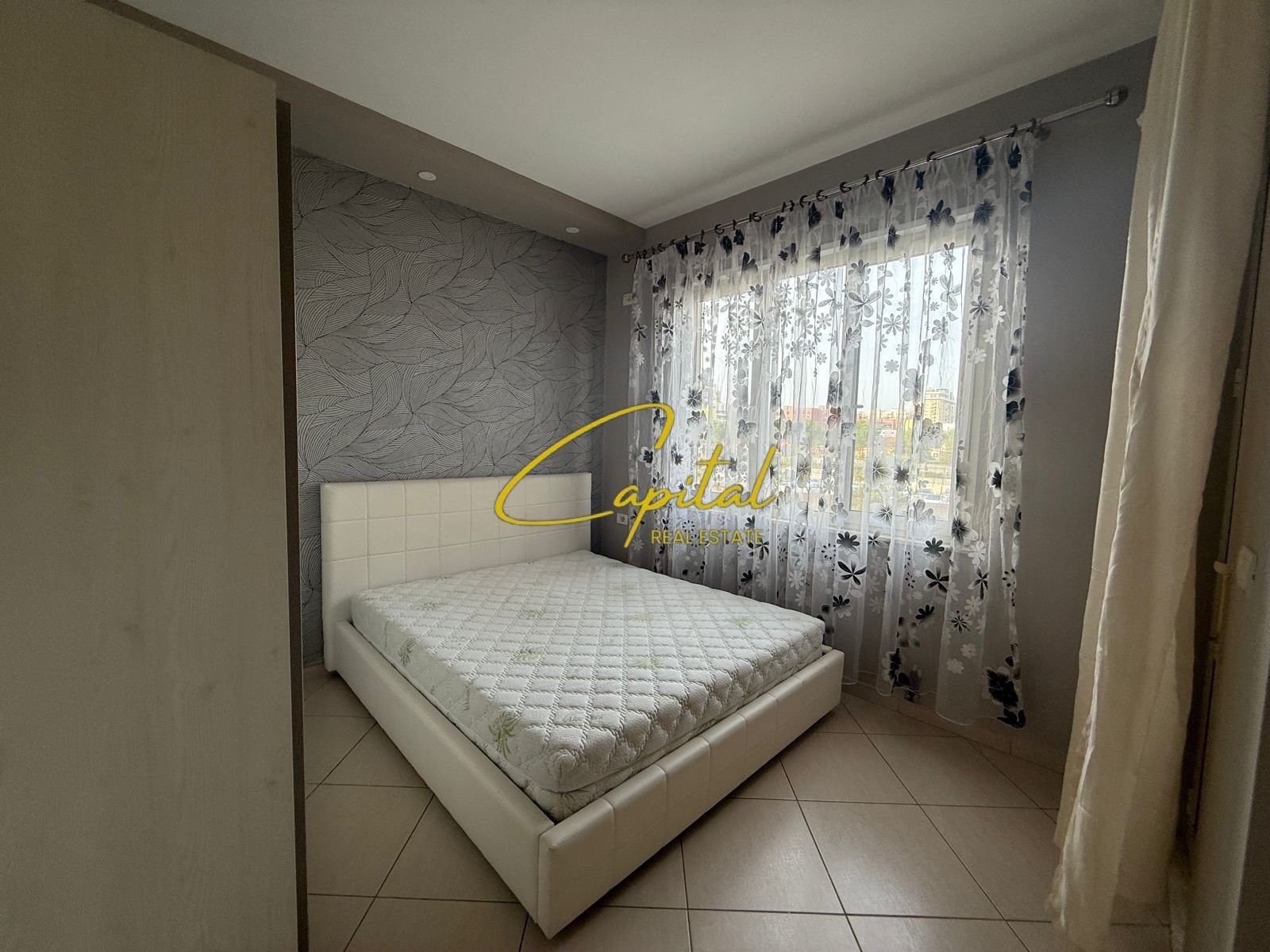 APARTAMENT ME QERA 2+1 ISH STACIONI TRENIT 60.000 LEKE