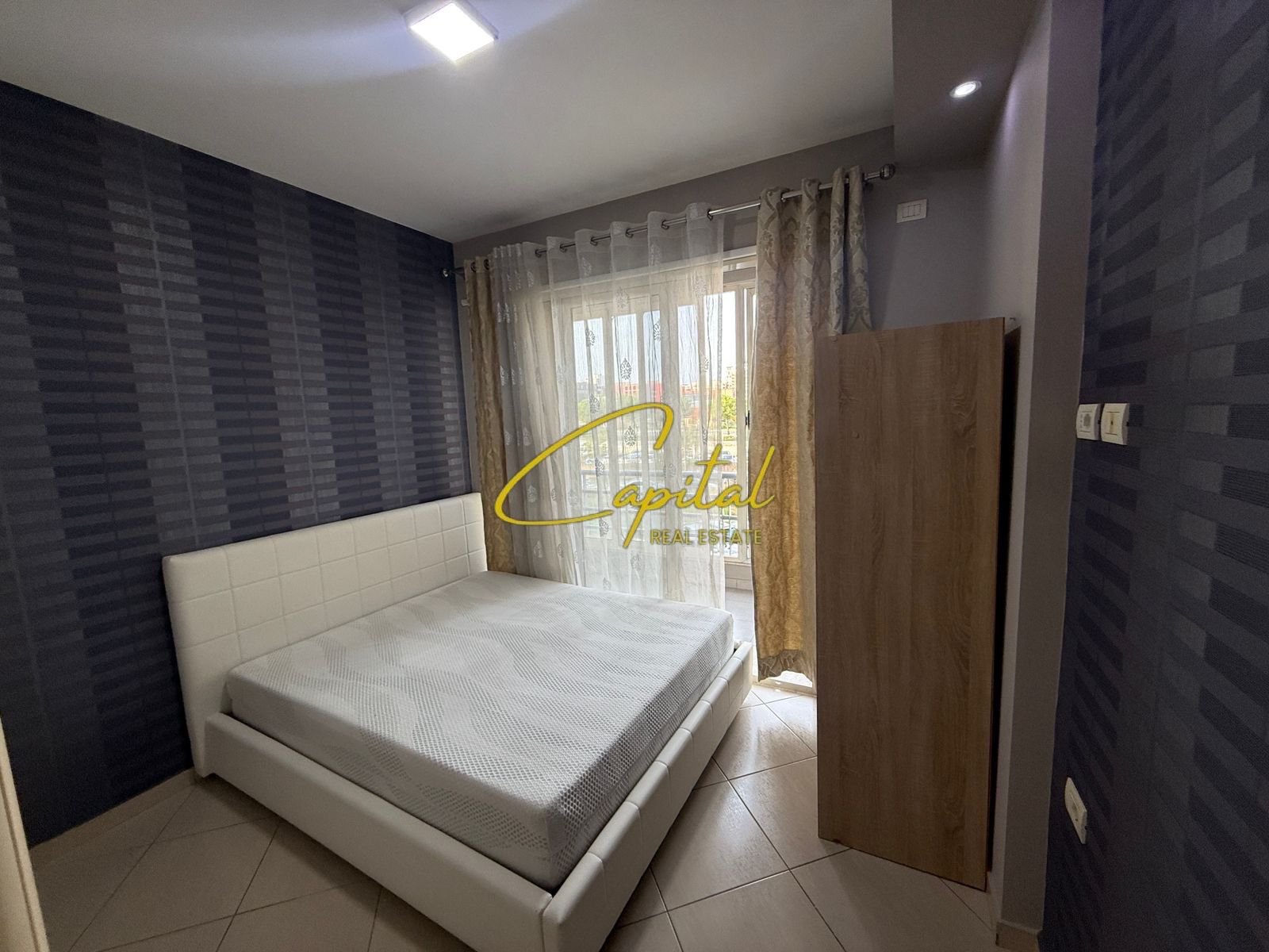 APARTAMENT ME QERA 2+1 ISH STACIONI TRENIT 60.000 LEKE