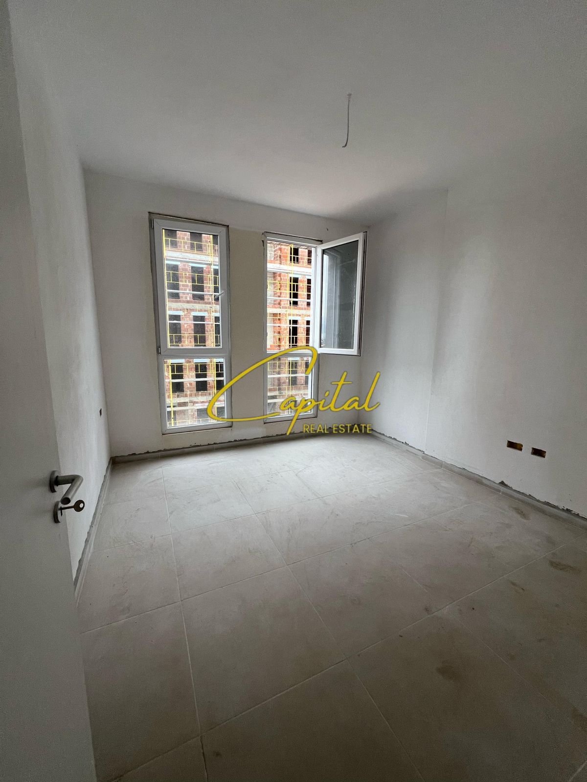 SHITET APARTAMENT 1+1 KOMPLEKSI UNIVERS CITY 69.000 EURO