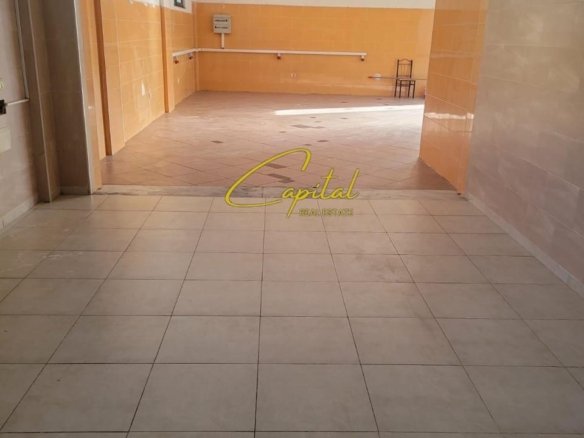 MAGAZINE ME QERA 250 M2 AUTOSTRADA TR-DR 100.000 LEKE