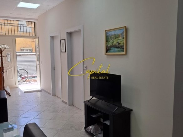 APARTAMENT ME QERA 2+1 21 DHJETORI 750 EURO