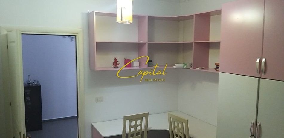 APARTAMENT ME QERA 3+1 RRUGA E DIBRES 800 EURO