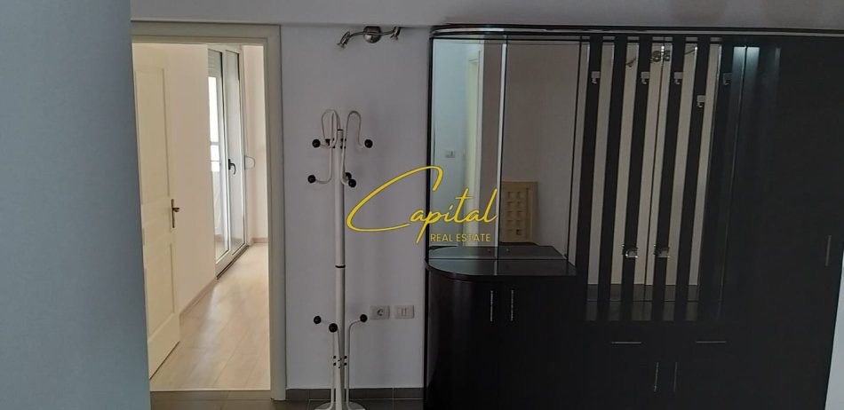 APARTAMENT ME QERA 3+1 RRUGA E DIBRES 800 EURO