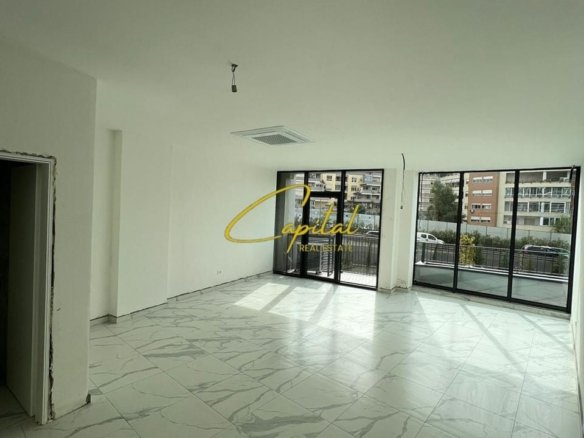 ZYRE ME QERA 65 M2 LAKE VIEW 1000 M2 LAKE VIEW 1000 EURO