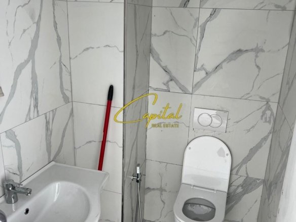 ZYRE ME QERA 65 M2 LAKE VIEW 1000 M2 LAKE VIEW 1000 EURO