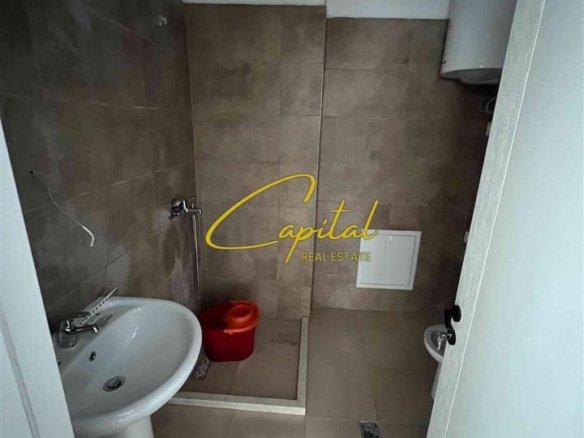 APARTAMENT ME QERA 1+1 RRUGA 5 MAJI 35.000 LEKE