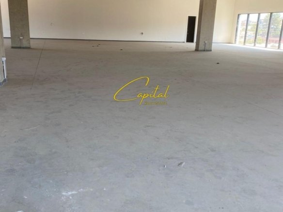 AMBIENT BIZNESI ME QERA 600 M2 PEZE HELMES 1.500 EURO