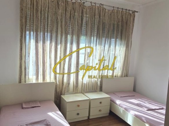 APARTAMENT ME QERA 3+1+2 RRUGA FROSINA PLAKU 700 EURO