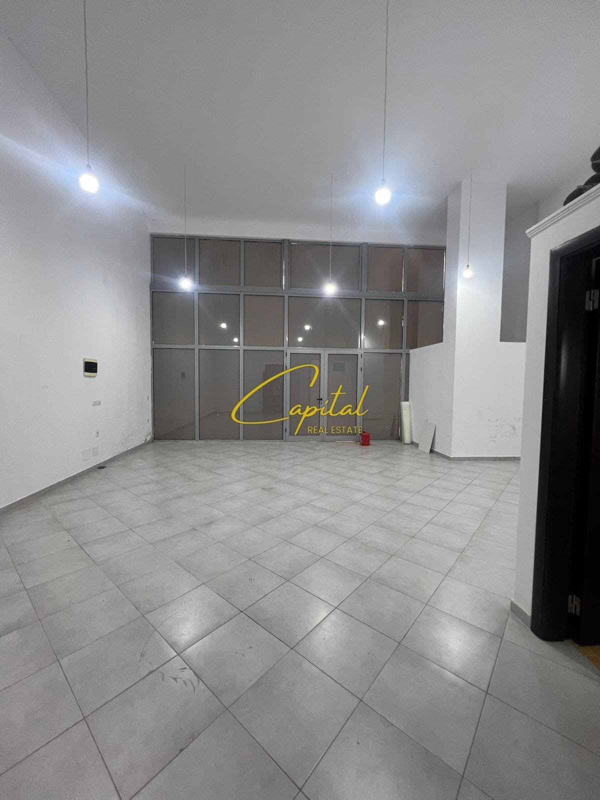 WhatsApp Image 2025-10-21 at 2.22.19 PM DYQAN ME QERA 120 M2 ASTIR 1.150 EURO