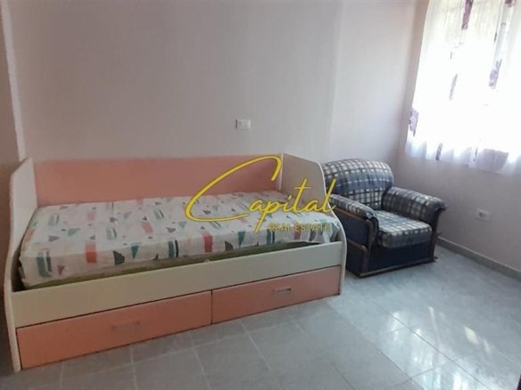 APARTAMENT ME QERA 2+1 XHAMLLIKU 50.000 LEKE