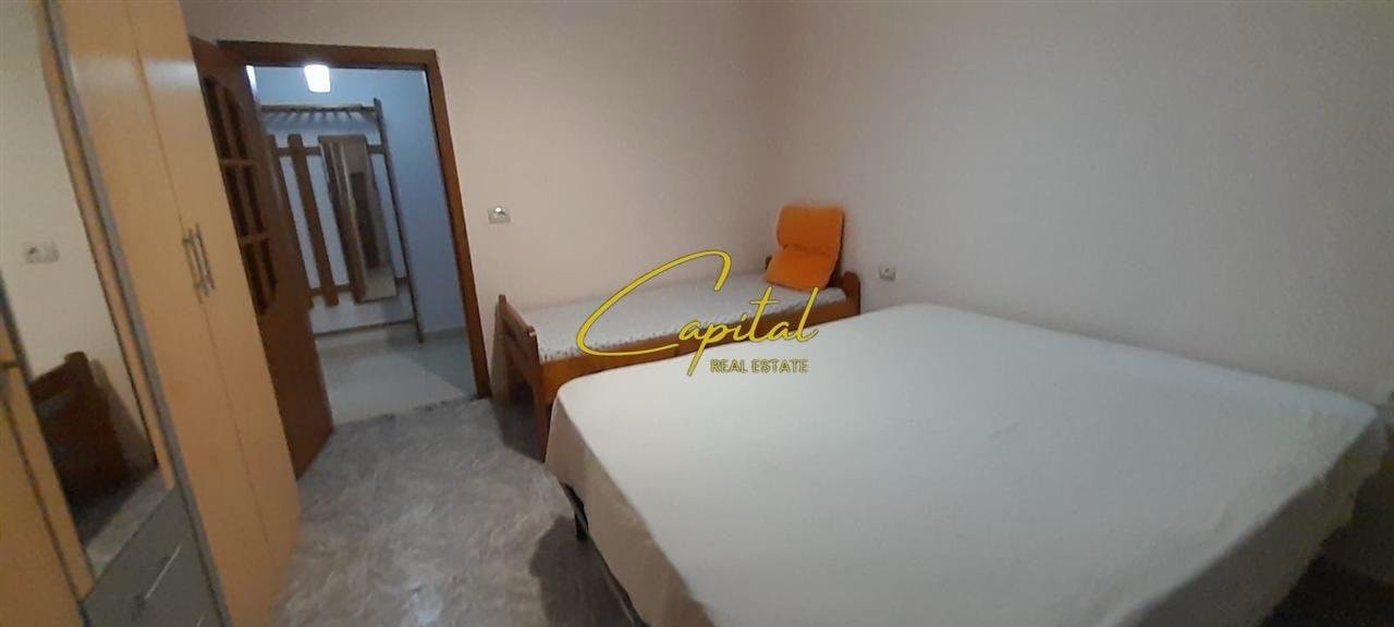 APARTAMENT ME QERA 2+1 XHAMLLIKU 50.000 LEKE